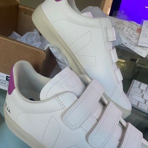 VEJA Extra white ultraviolet Recife Chromefree trainers   BRAND NEW!!!!